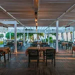 Nergos Garden 酒店