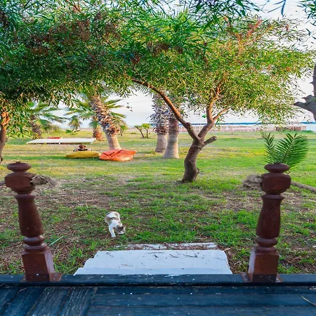 מלון Nergos Garden 4*