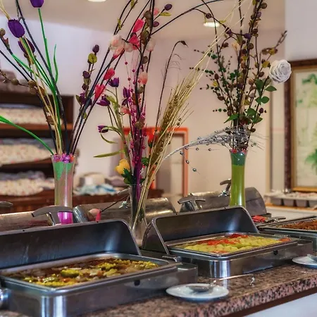 Nergos Garden Отель 4*