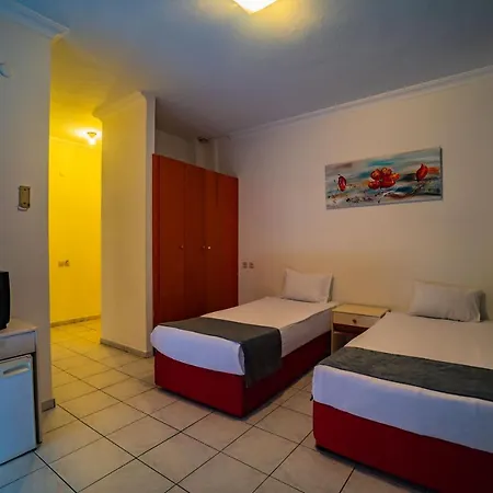 Nergos Garden מלון 4*
