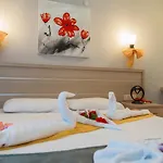 호텔 Nergos Garden 시데